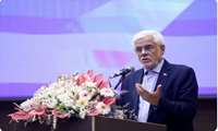 باید با نهادهای علمی جهان ارتباط تنگاتنگ داشته باشیم/ در حال گذار از صنعت وابسته به ملی هستیم